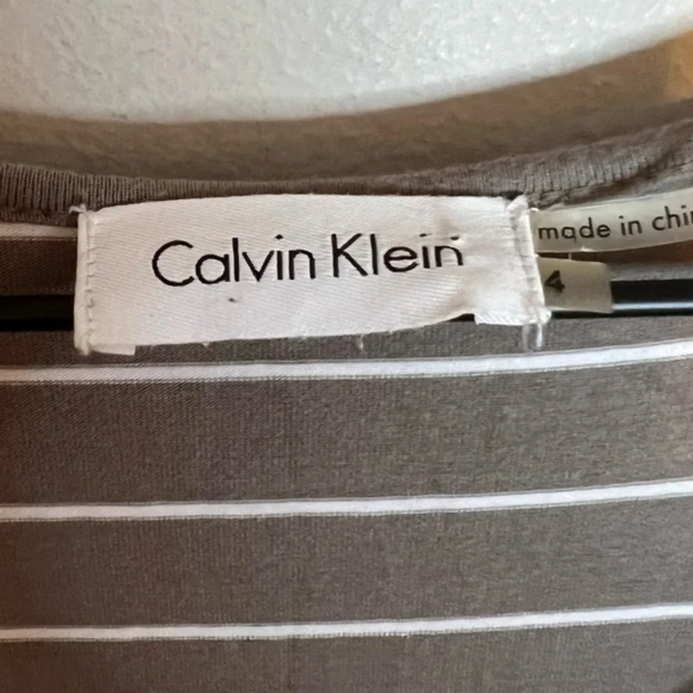 Calvin Klein Taupe And White Striped‎ Short Sleeve Maxi Dress Womens Size 4